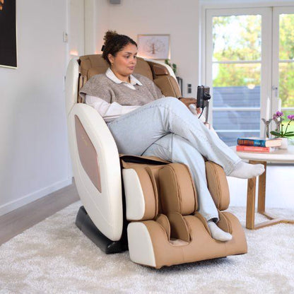 OGAWA Sonic-X - Latte - 2D massagestoel in de woonkamer